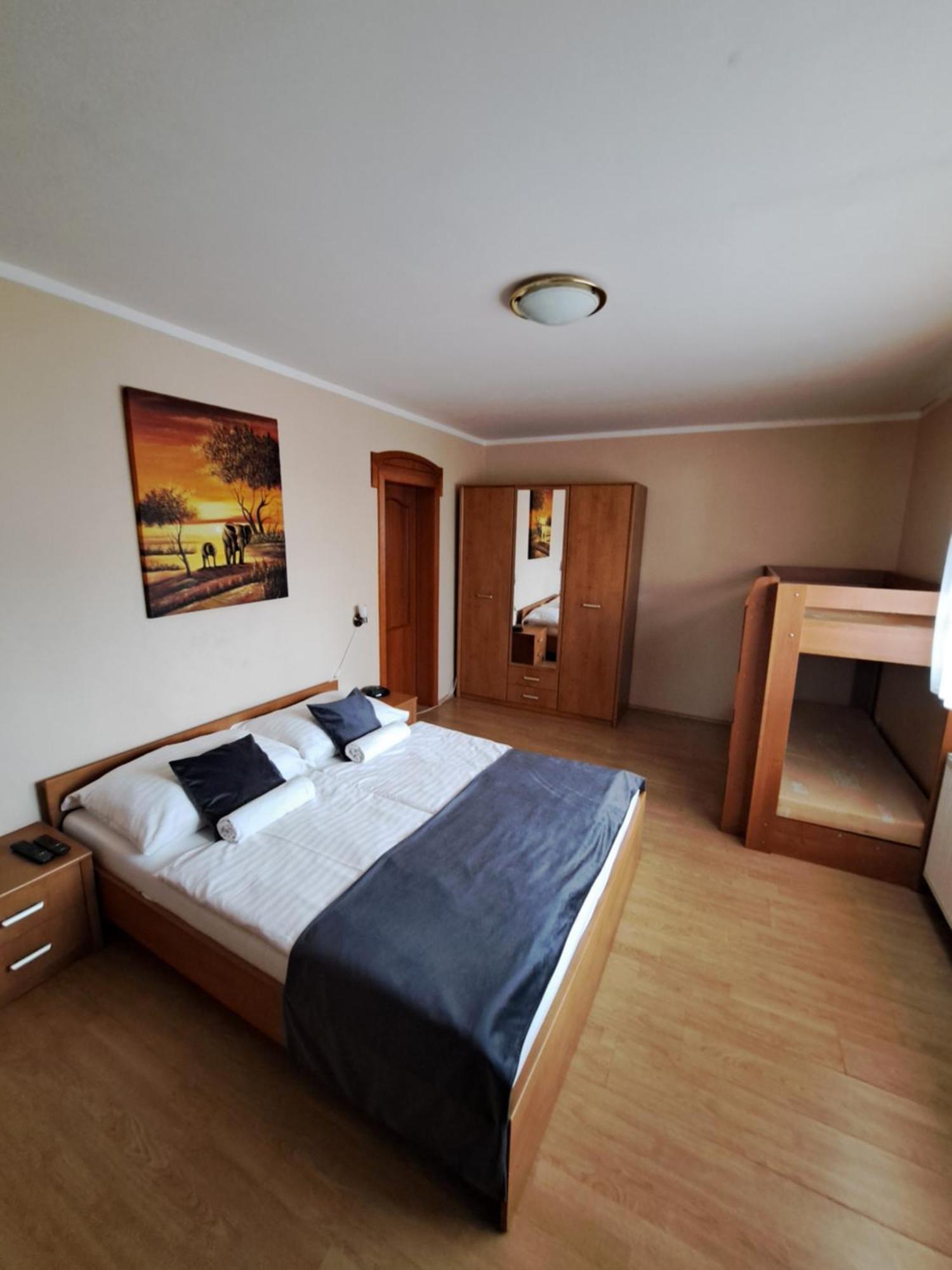 Penzion Rouse Bardejov Buitenkant foto